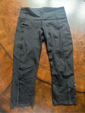 lululemon athletica Black Cropped Performance Leggings 19”